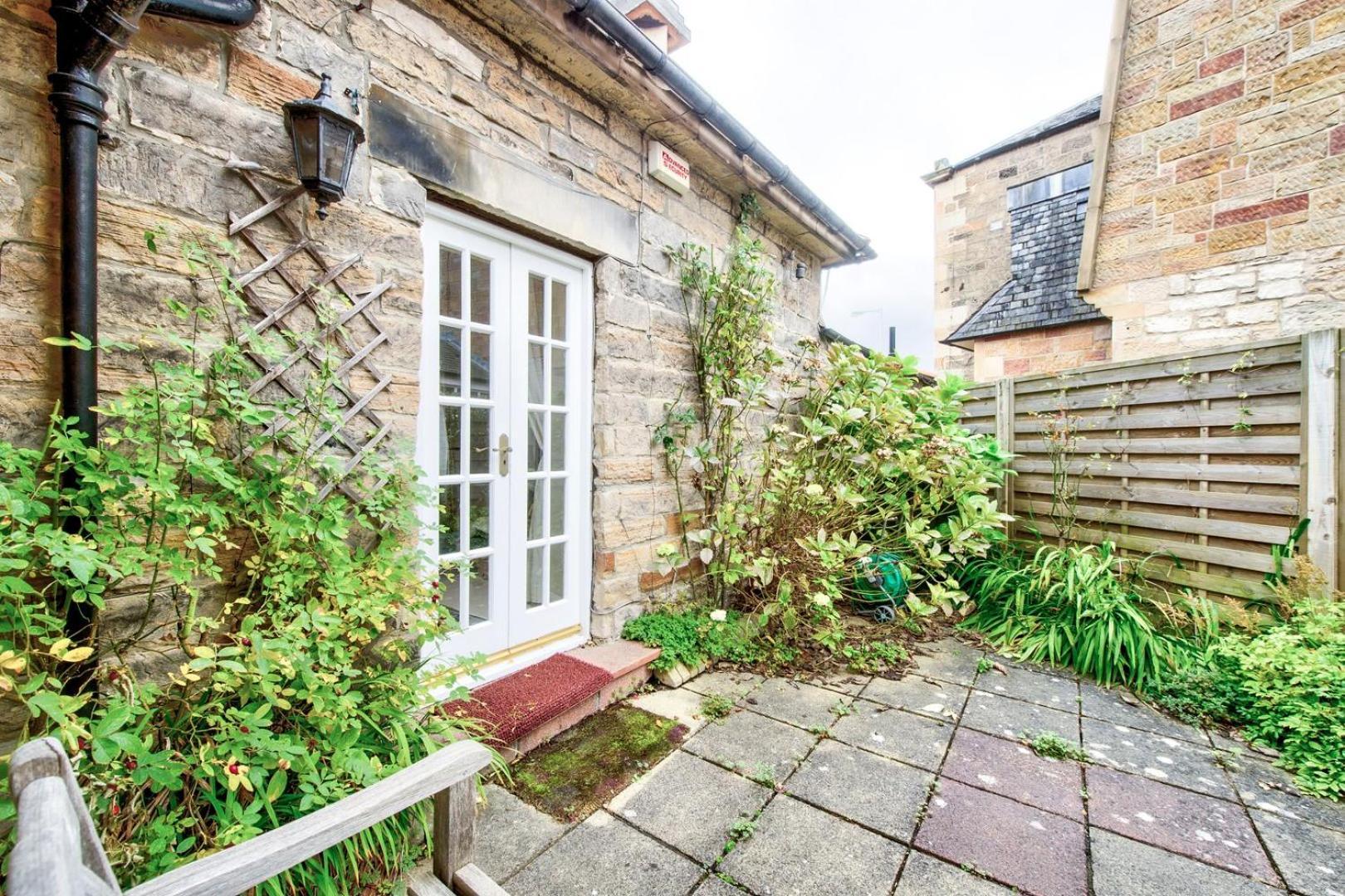 Guestready - Classic Charm Near Holyrood Park Edinburgh Exterior photo